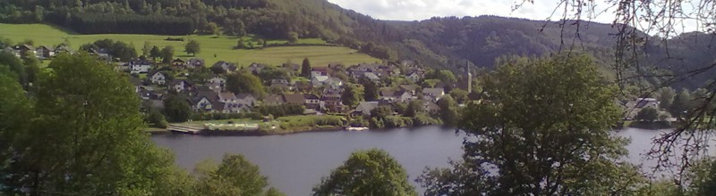 Blick über die Eifel zum Rursee